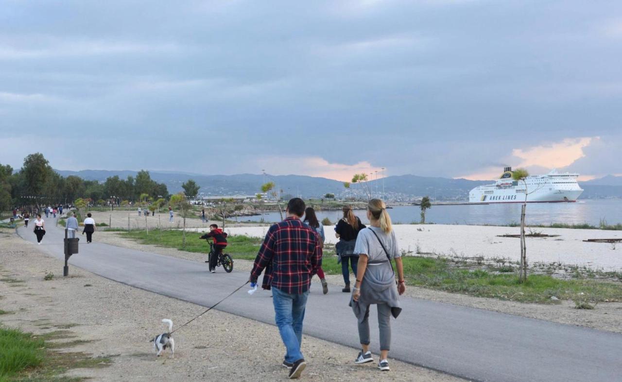 Oikiastudios2 Patras Eksteriør billede